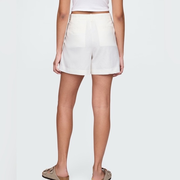 Loft High Rise Linen-Blend Shorts in White Size Medium - Picture 2 of 9